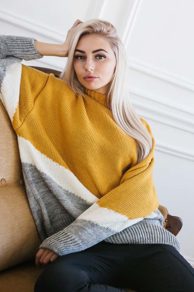 Купить женский вязаный свитер