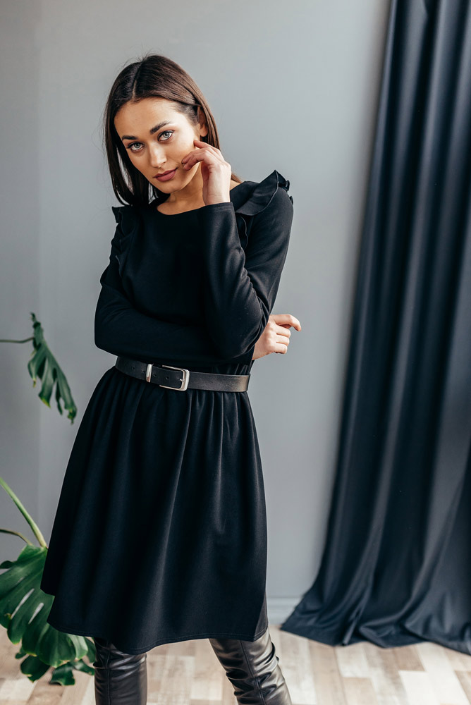 Купить черное платье с длинными рукавами - фото