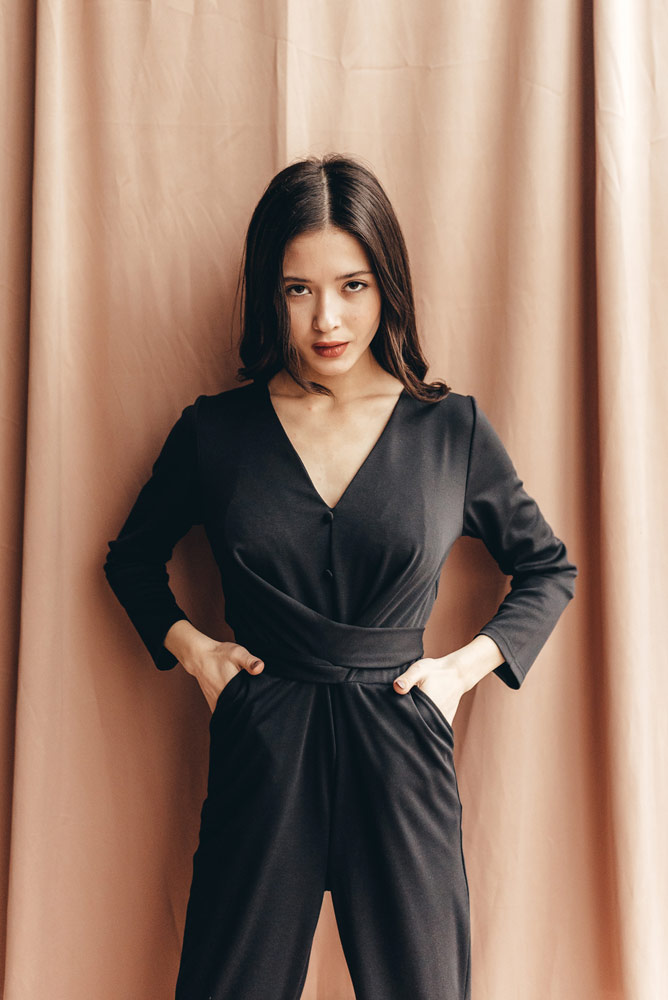 Купить черный женский комбинезон - фото