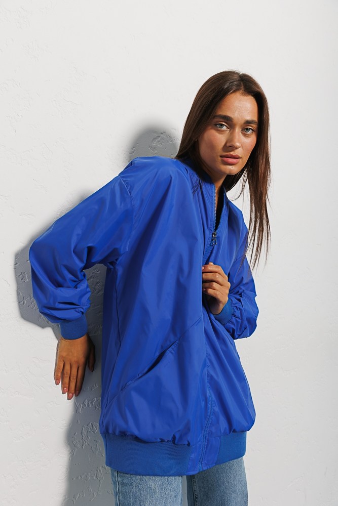 Купить синюю женскую ветровку - фото