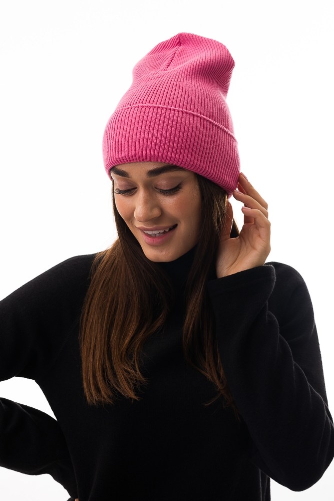 Купить розовую женскую шапку - фото