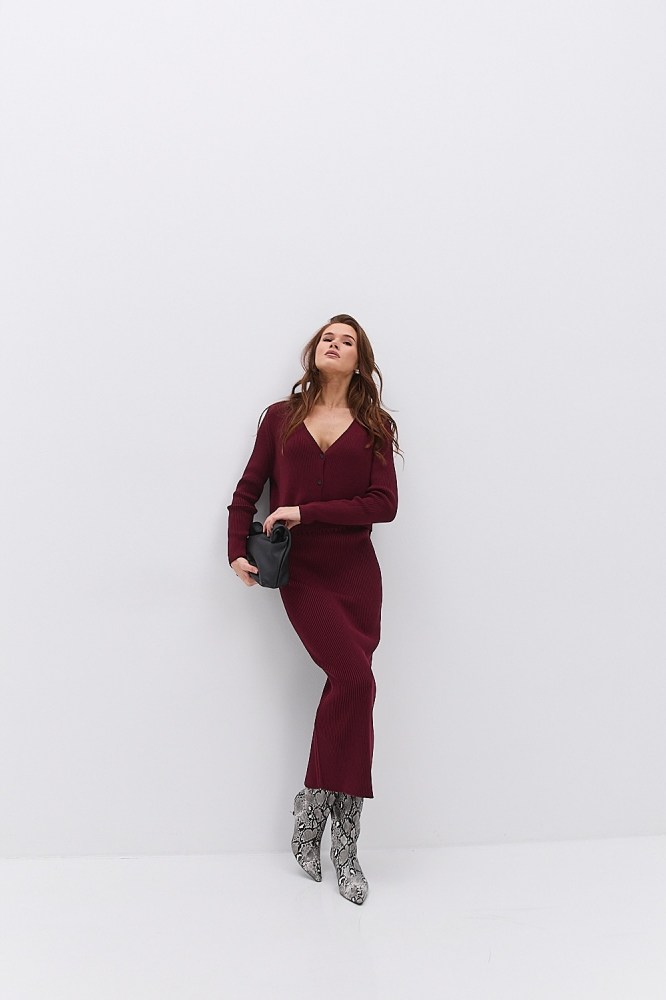 Купить бордовый женский вязаный костюм - фото