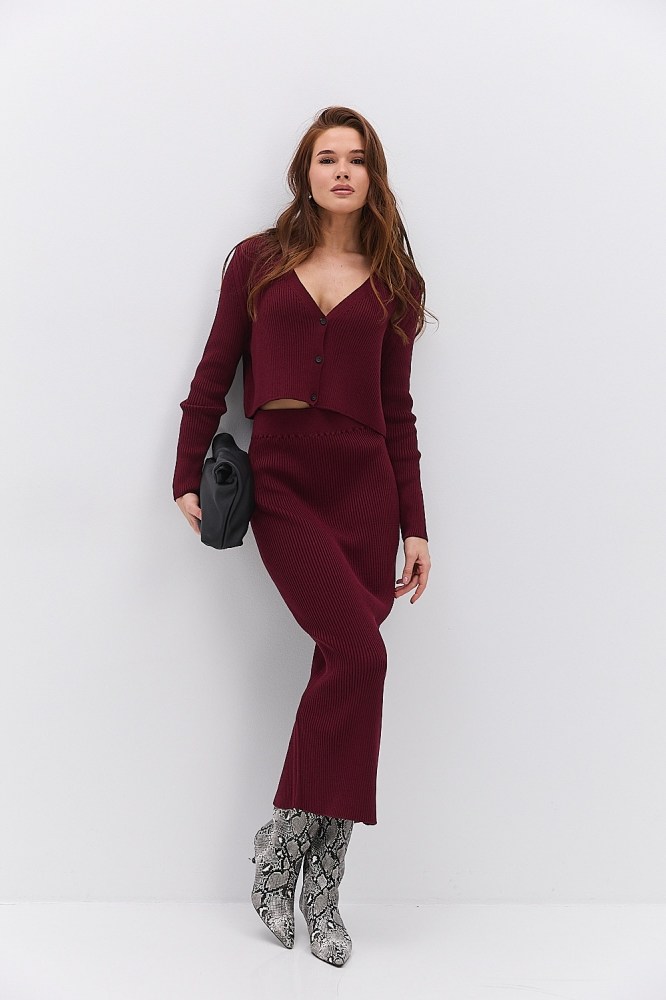 Купити  костюми зі спідницями - фото